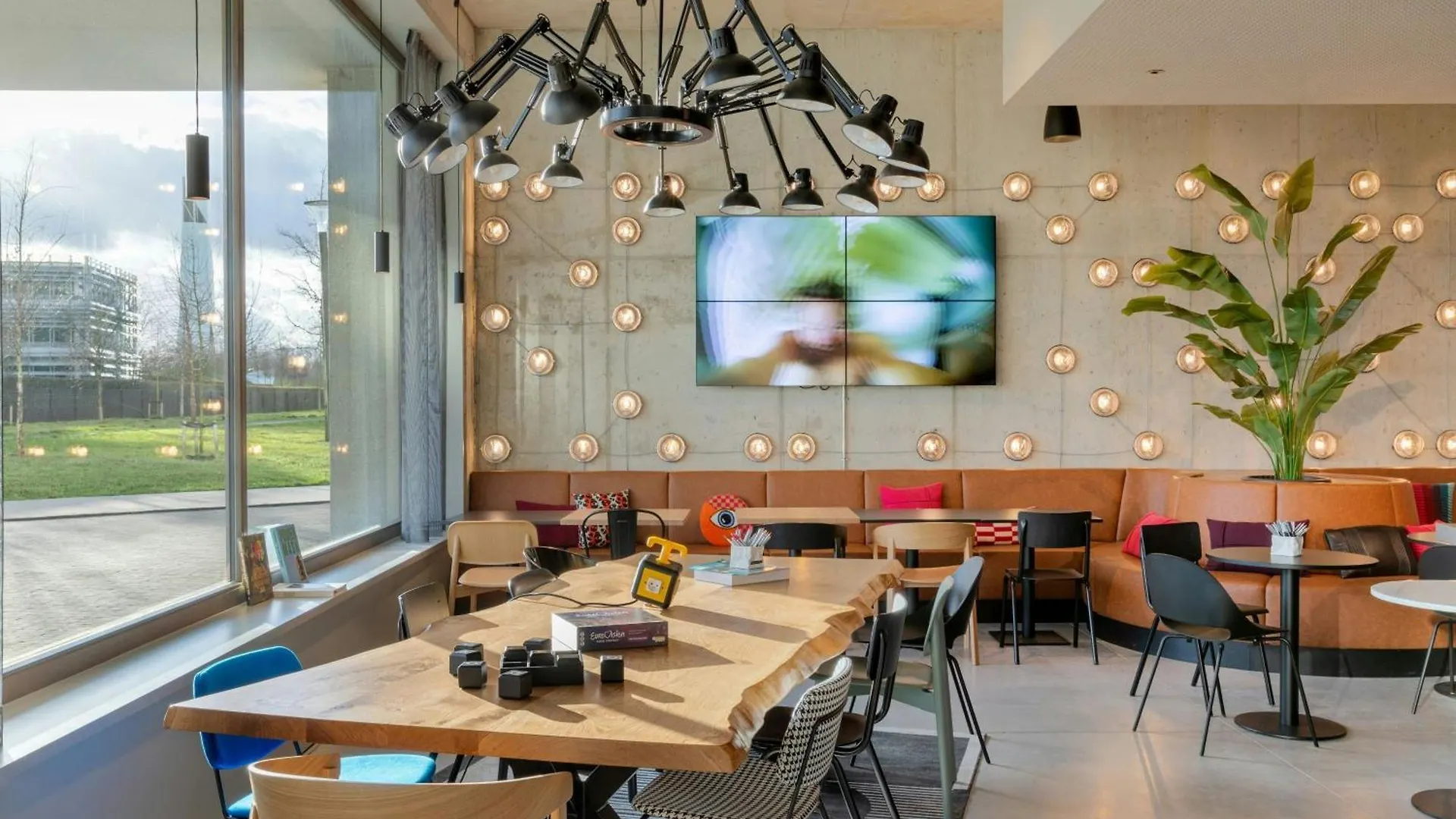 Moxy Antwerp Hotel