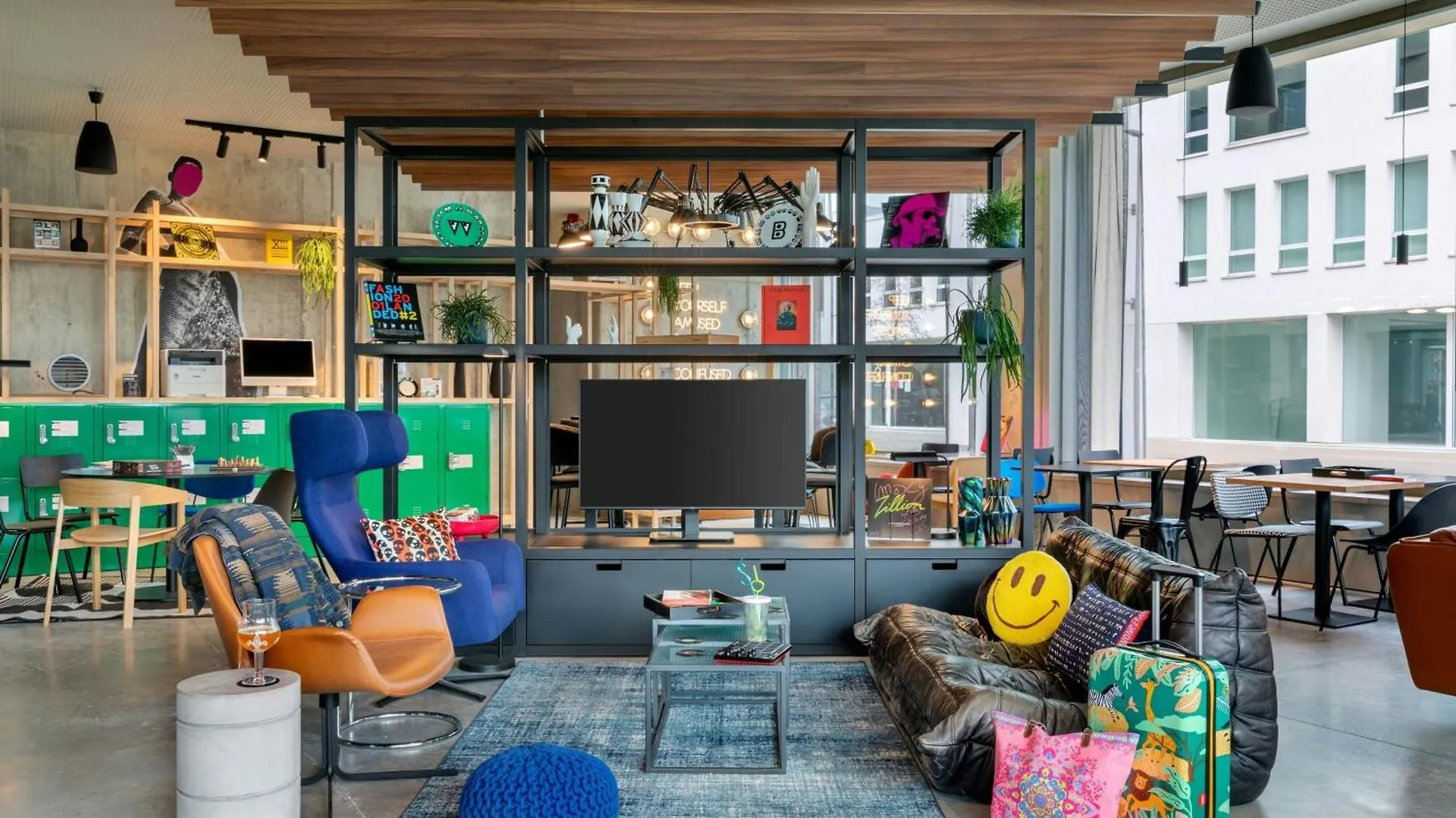 Moxy Antwerp contacts